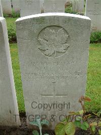 Etaples Military Cemetery - Black, H E